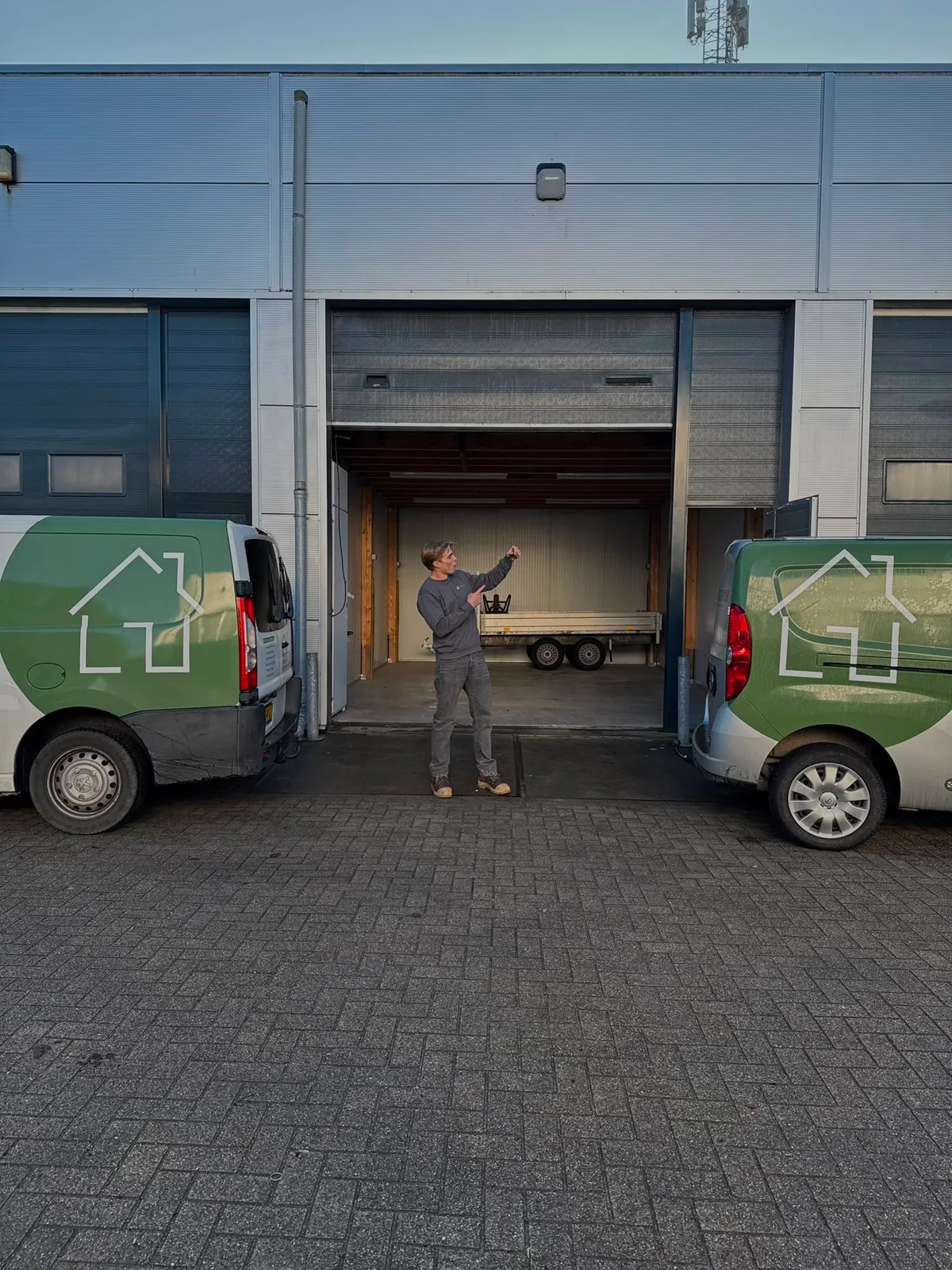 Team bedrijfspand werkbussen — het team van Homeservices