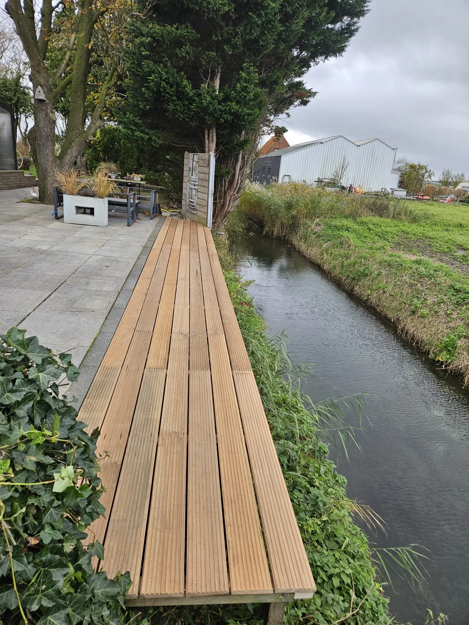 Renovatie vlonder aanleg waterkant — renovatie & constructiewerk door Homeservices in regio Voorne aan Zee